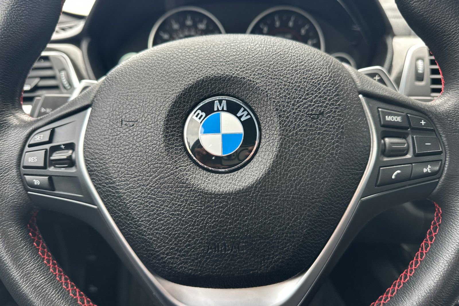 Used 2018 BMW 330i xDrive Sedan AWD/4WD image 22