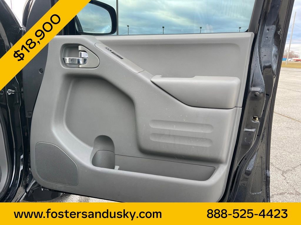 Used 2019 Nissan Frontier SV image 25