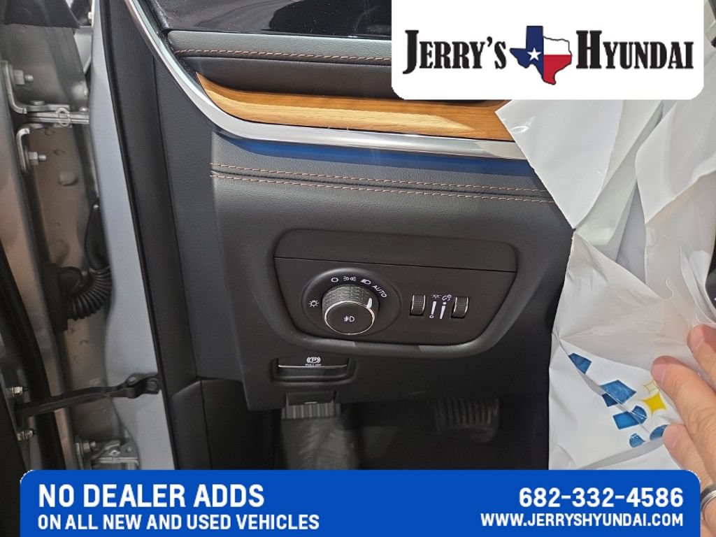 Used 2023 Jeep Grand Cherokee L Summit AWD/4WD image 16