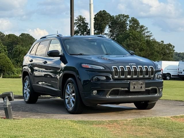 Used 2018 Jeep Cherokee Limited AWD/4WD image 1