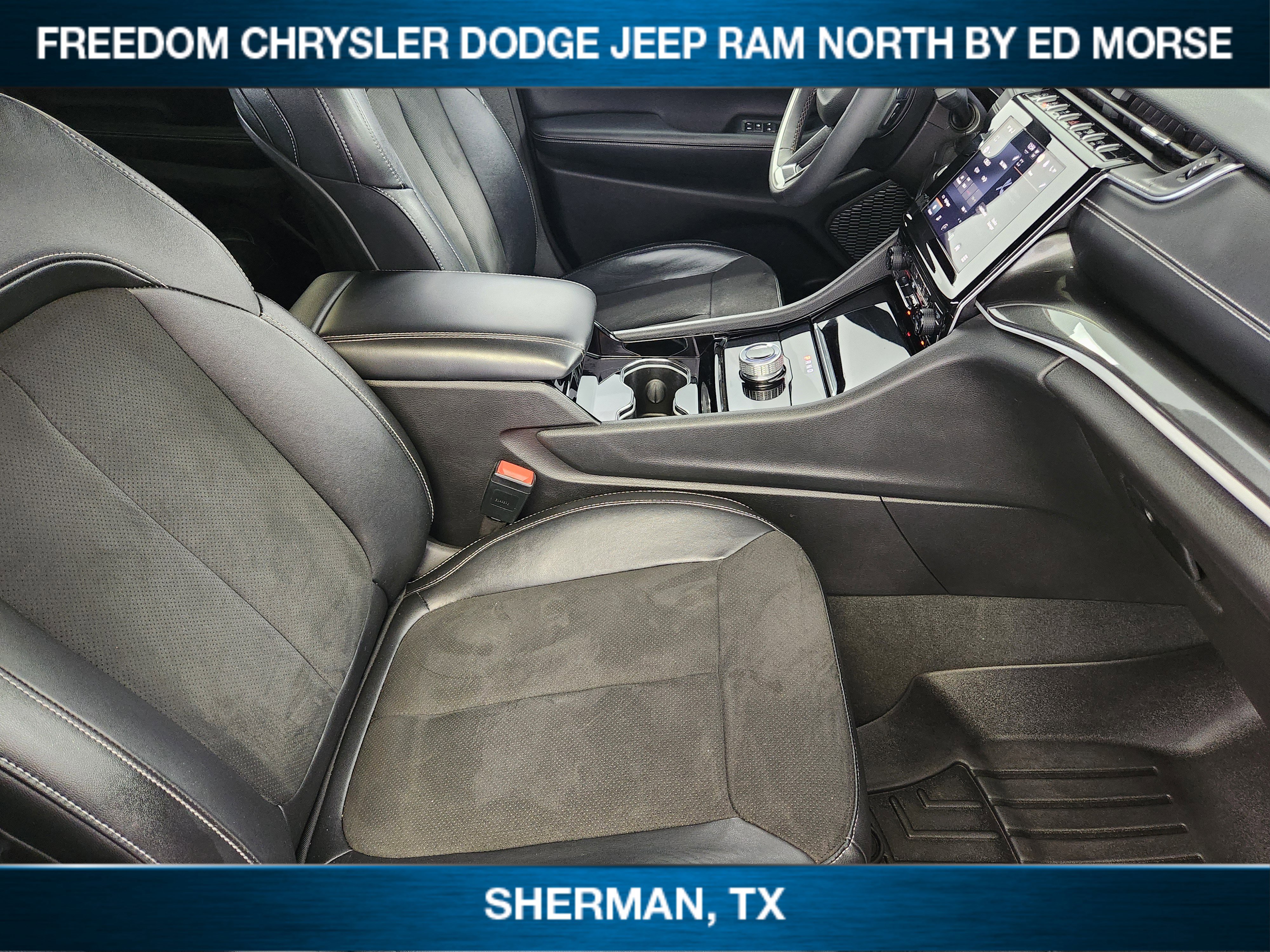 Used 2023 Jeep Grand Cherokee Altitude RWD image 9