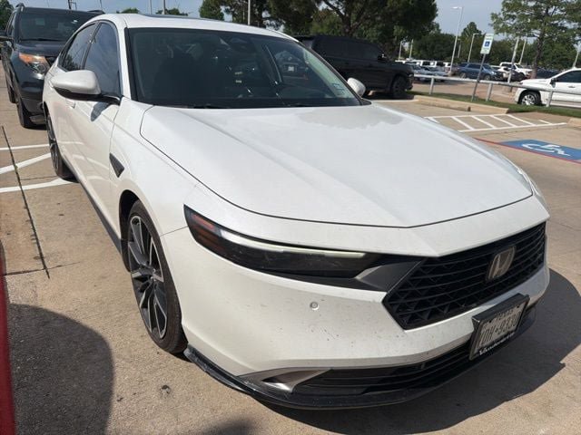 Used 2025 Honda Accord Touring image 3