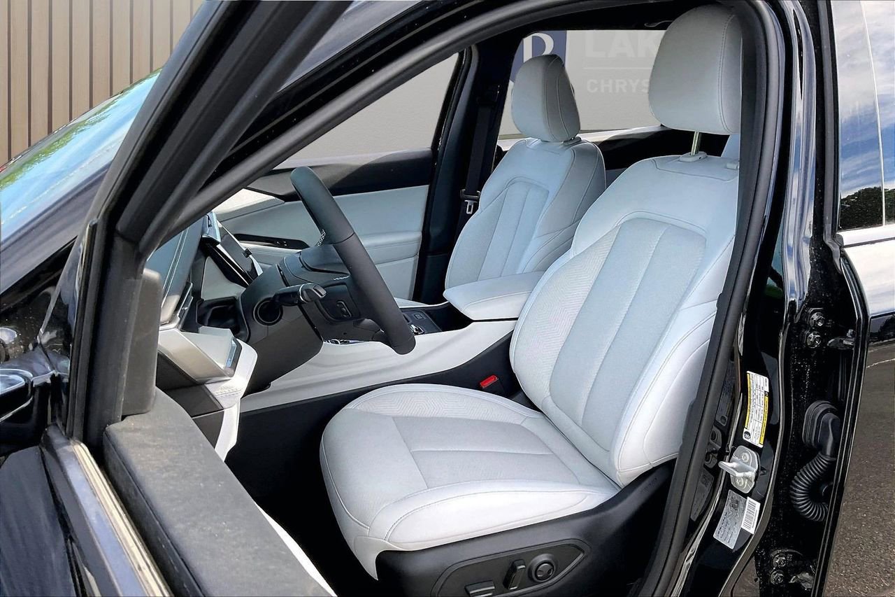 New 2026 Jeep Cherokee Laredo AWD/4WD image 19
