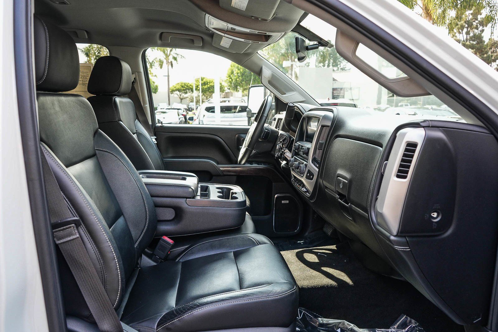 Used 2015 GMC Sierra 2500 SLT w/ SLT Preferred Package AWD/4WD image 15