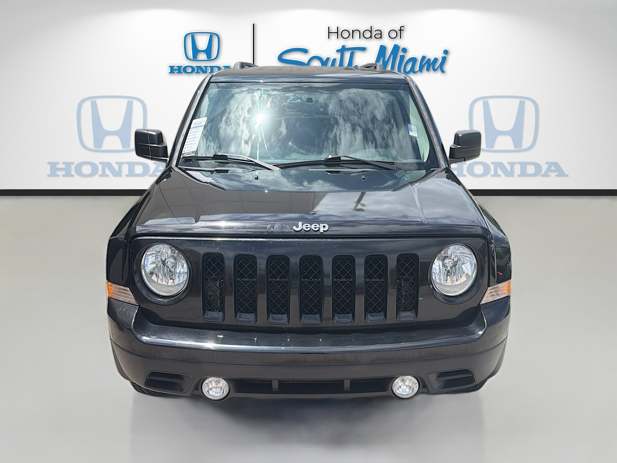 Used 2016 Jeep Patriot Sport w/ Power Value Group FWD image 2
