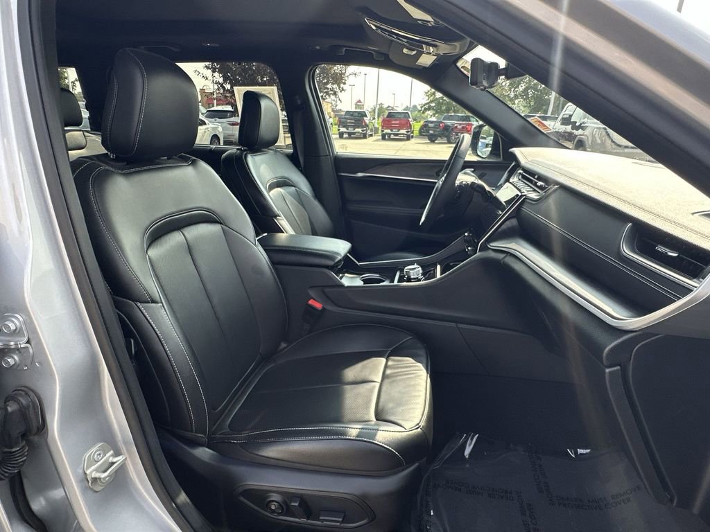 Used 2024 Jeep Grand Cherokee L Limited w/ Luxury Tech Group II image 29