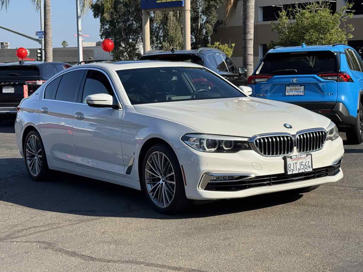 Used 2018 BMW 530e w/ Premium Package 2 image 4