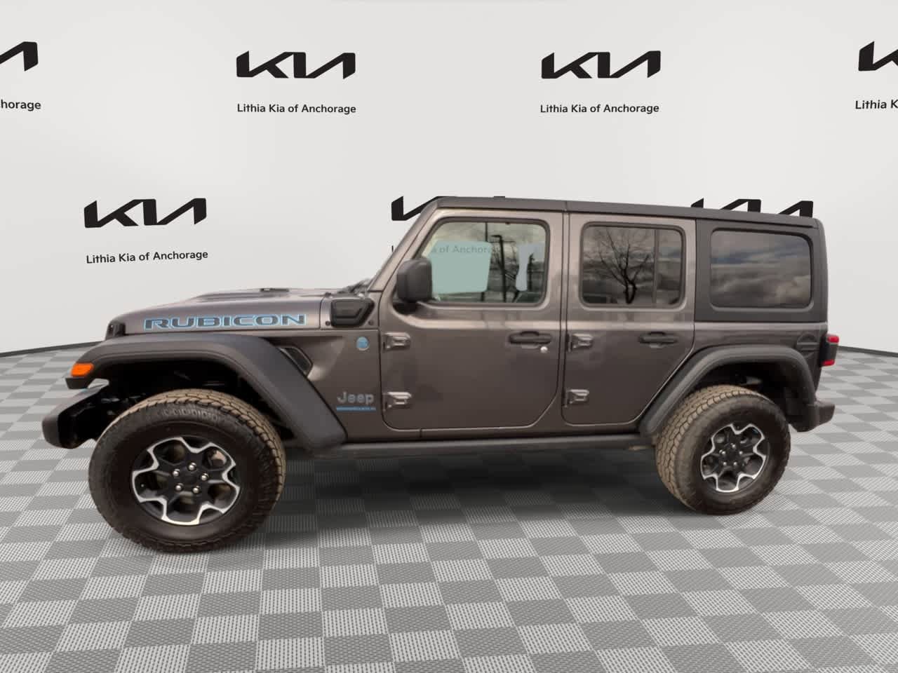 Used 2023 Jeep Wrangler Unlimited Rubicon 4xe w/ Cold Weather Group AWD/4WD image 6