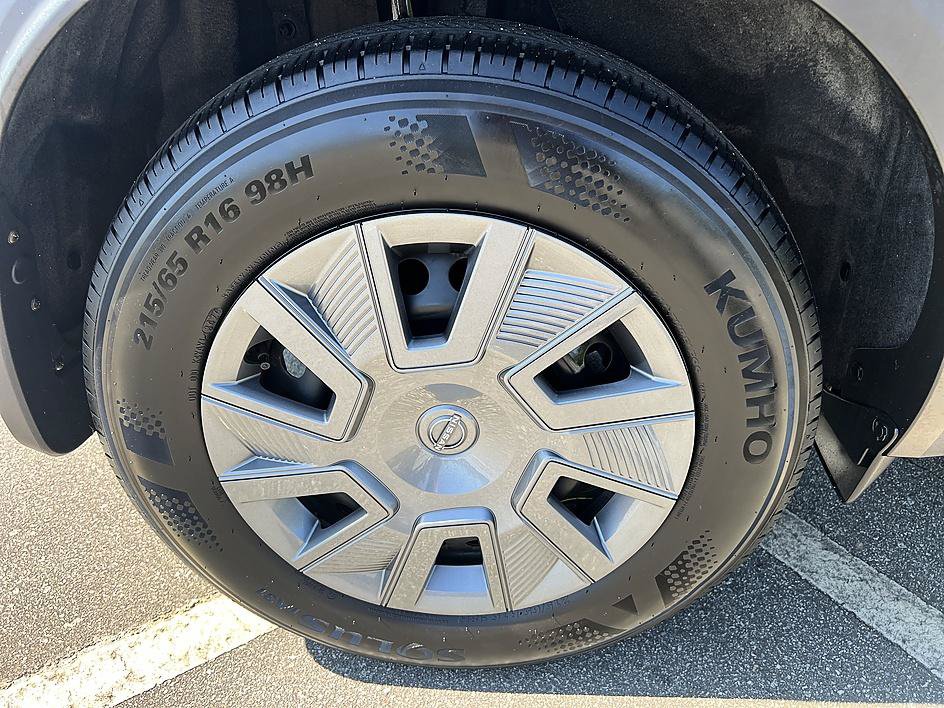 Certified 2025 Nissan Kicks S AWD/4WD image 11
