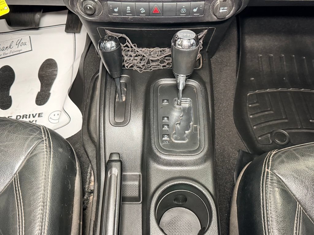 Used 2016 Jeep Wrangler Unlimited Rubicon w/ Dual Top Group AWD/4WD image 12