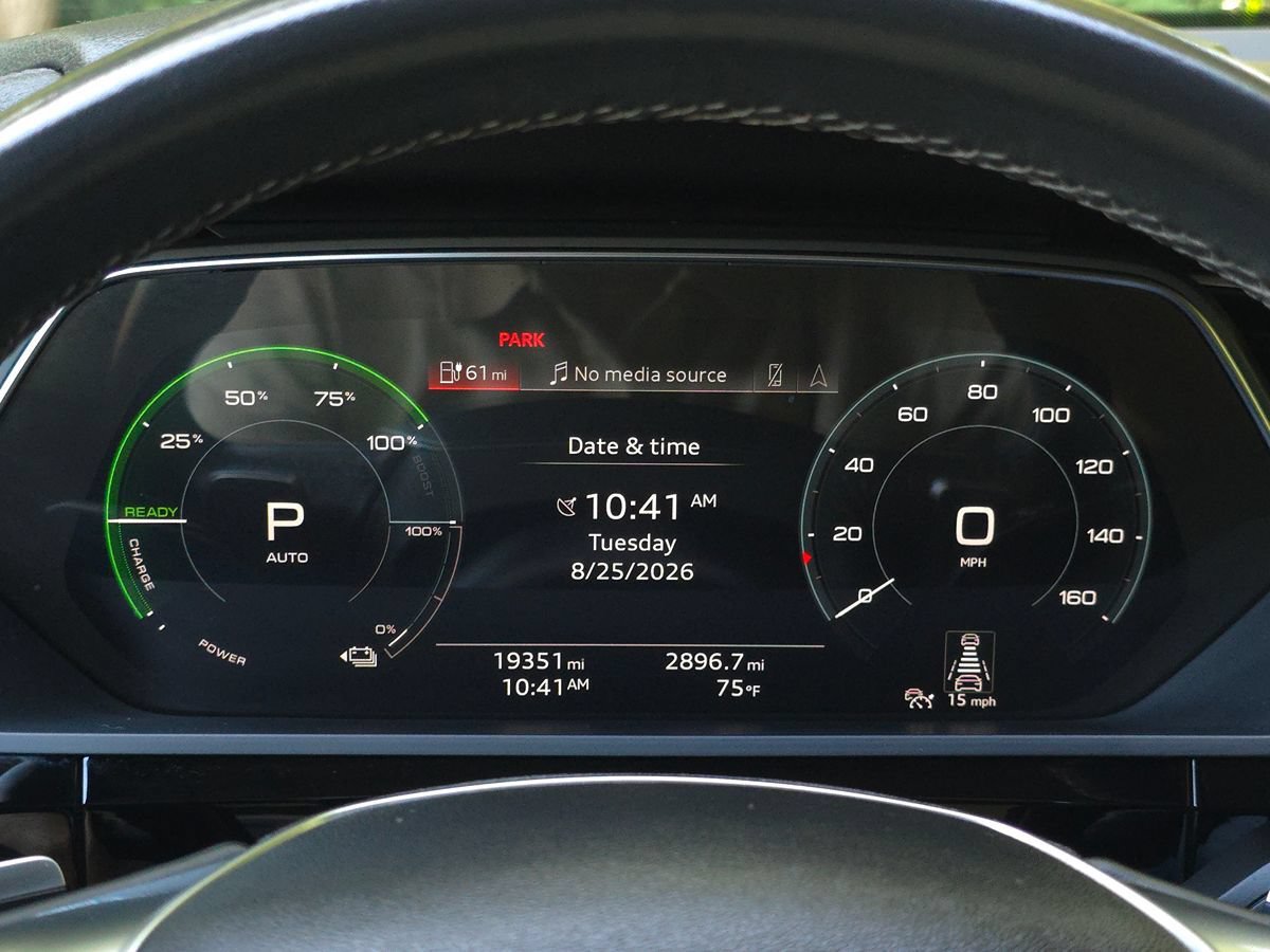 Used 2024 Audi Q8 e-tron Premium AWD/4WD image 30