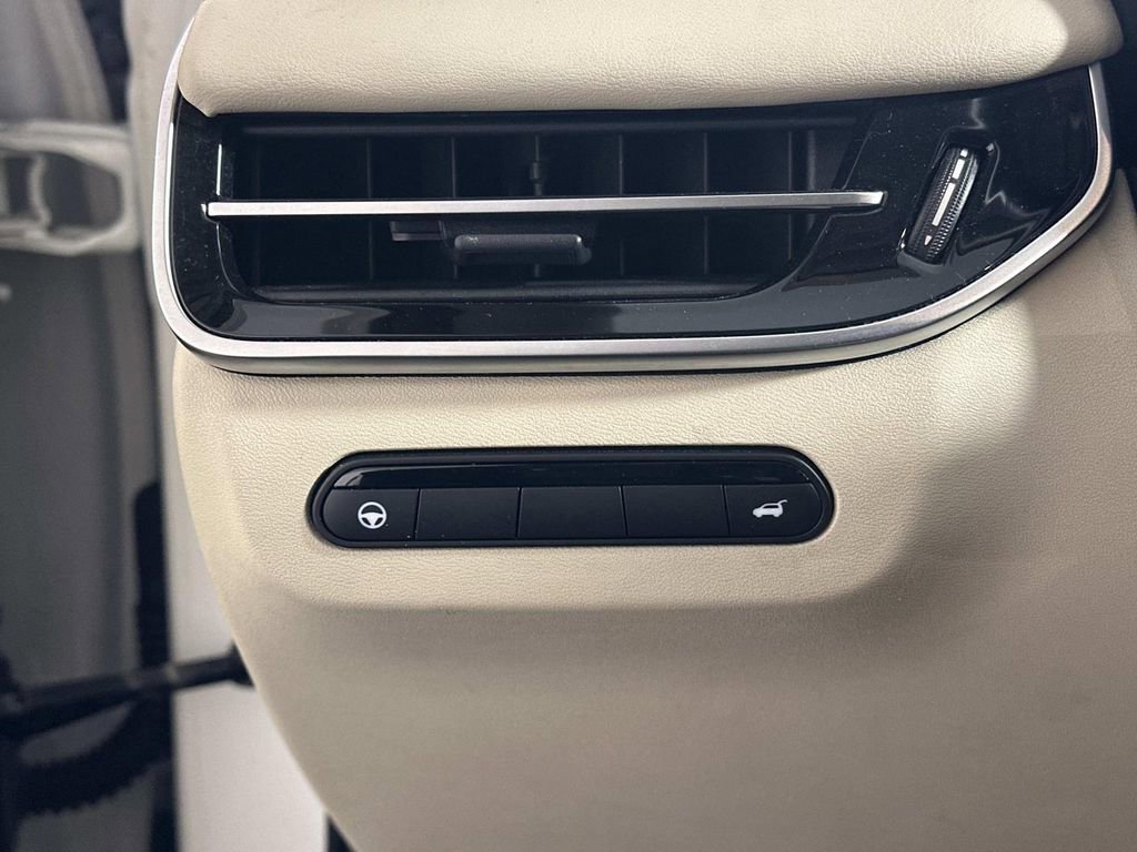 Used 2023 INFINITI QX60 Luxe w/ Cargo Package image 15