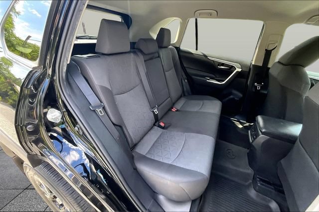 Used 2020 Toyota RAV4 XLE w/ All Weather Liner Package AWD/4WD image 29