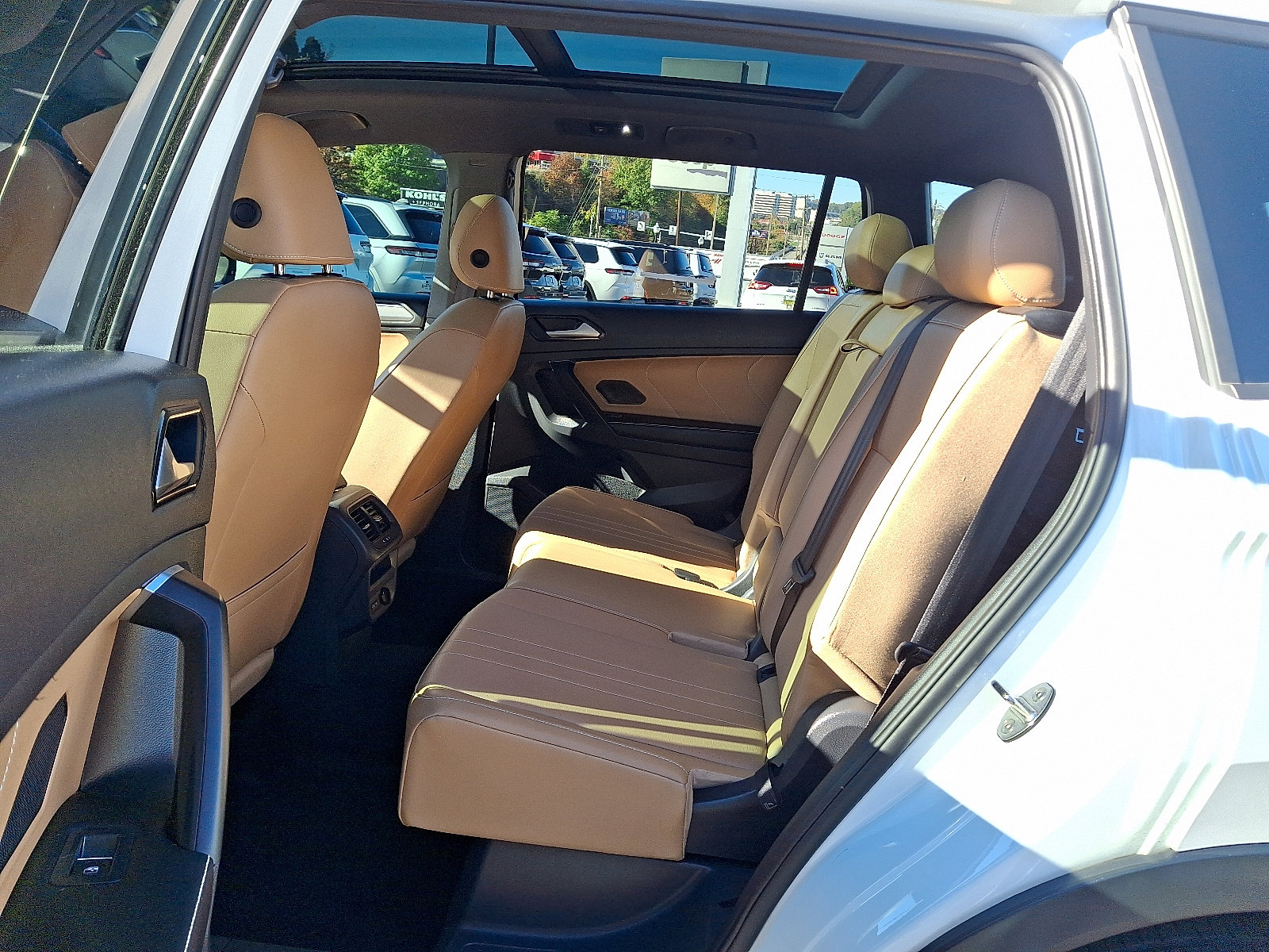 Used 2024 Volkswagen Tiguan SE R-Line FWD image 10