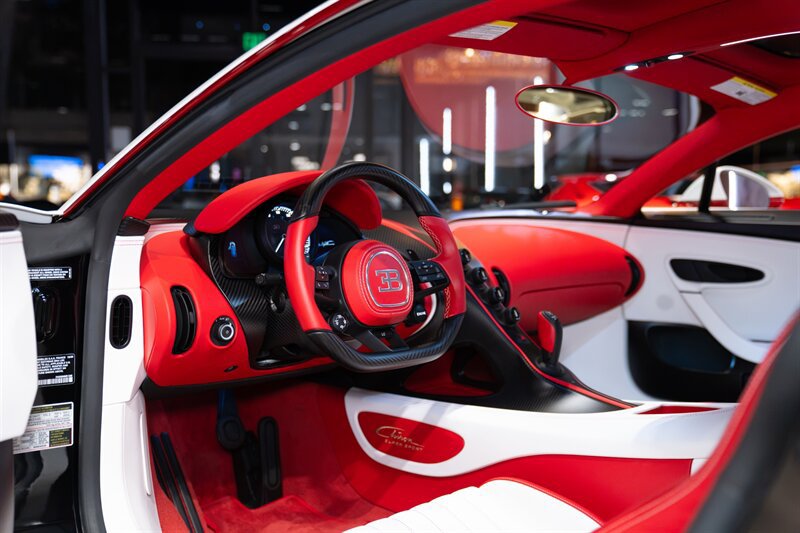 Used 2024 Bugatti Chiron Super Sport AWD/4WD image 19