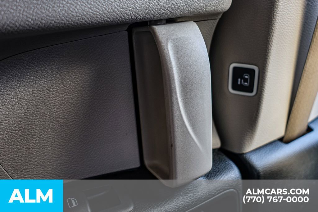 Used 2024 Chrysler Pacifica Touring-L image 54