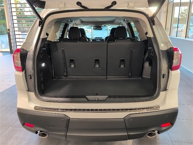 New 2025 Subaru Ascent Bronze Edition image 8