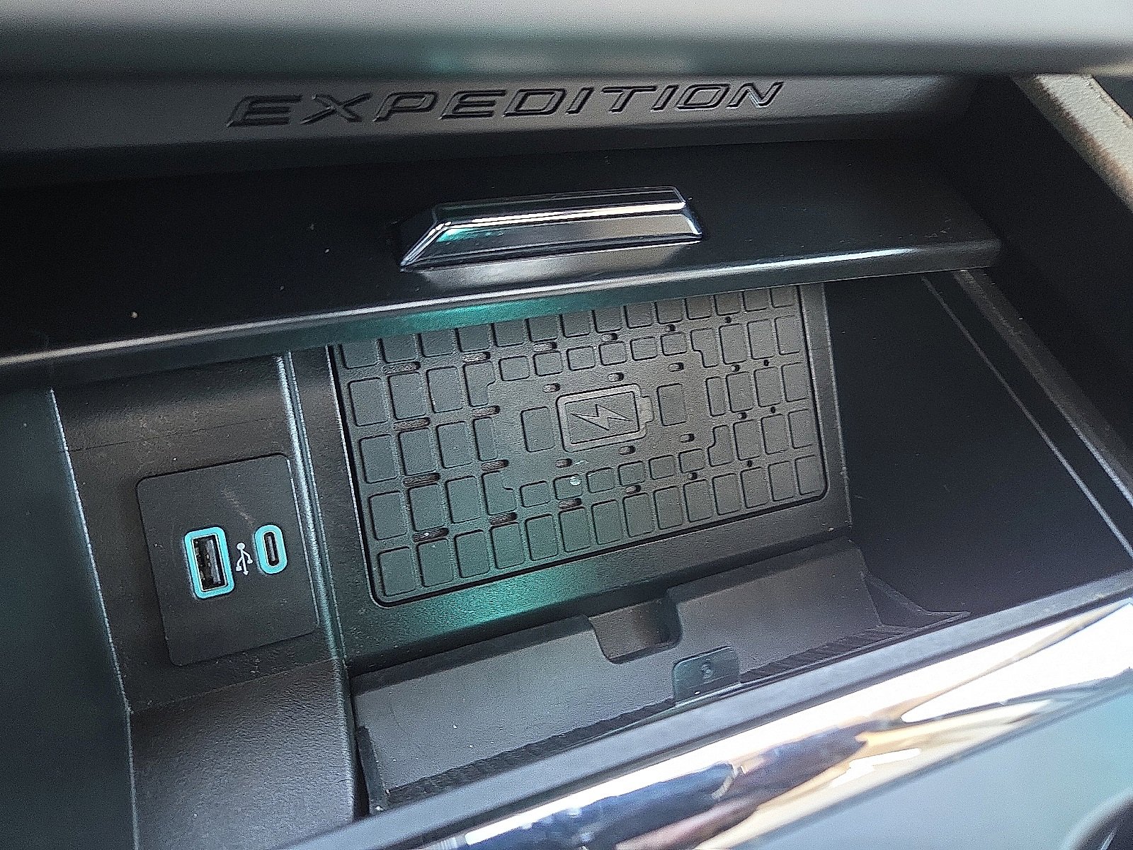 Used 2022 Ford Expedition XLT image 20