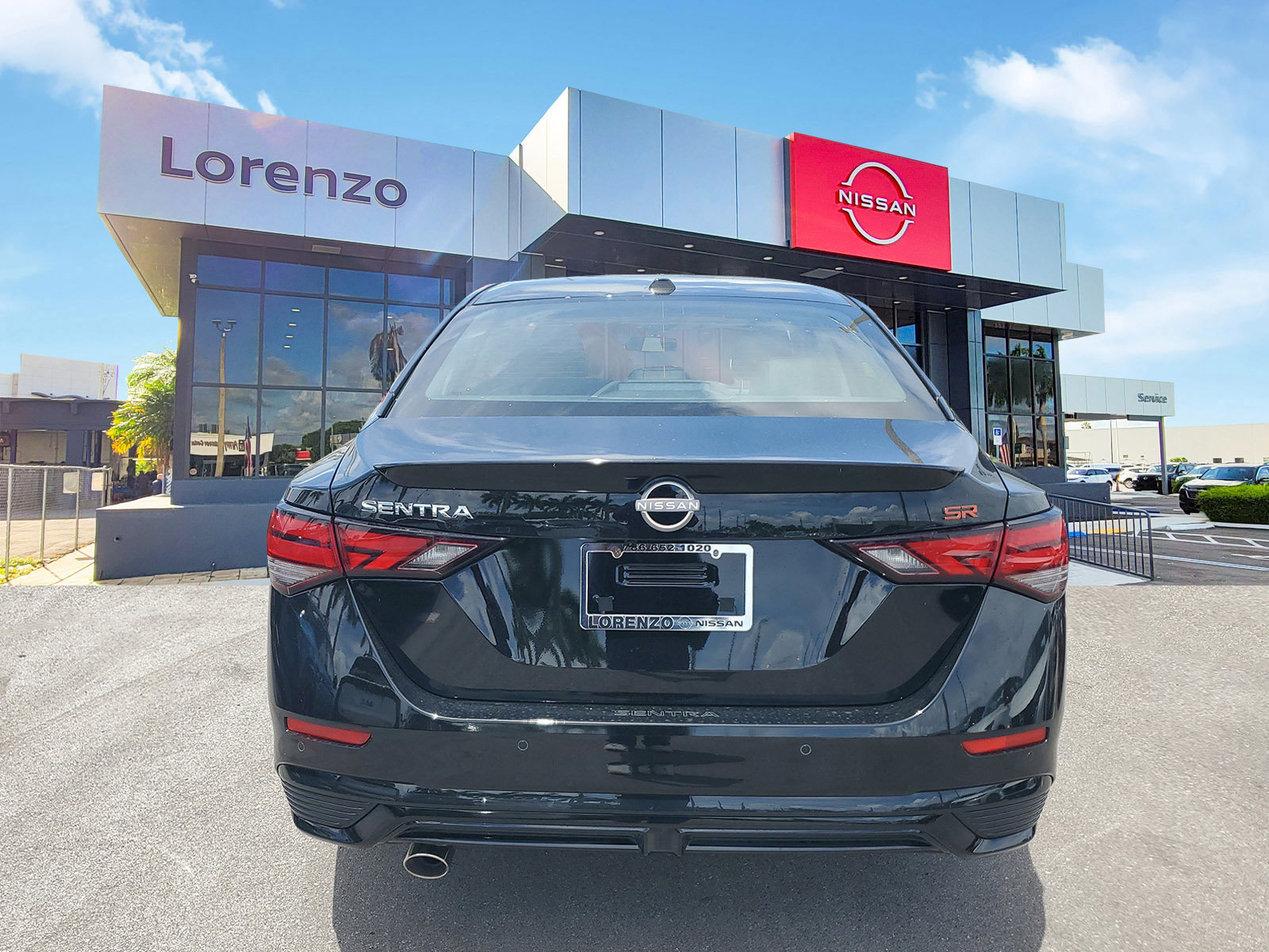 Used 2025 Nissan Sentra SR w/ SR Premium Package FWD image 5