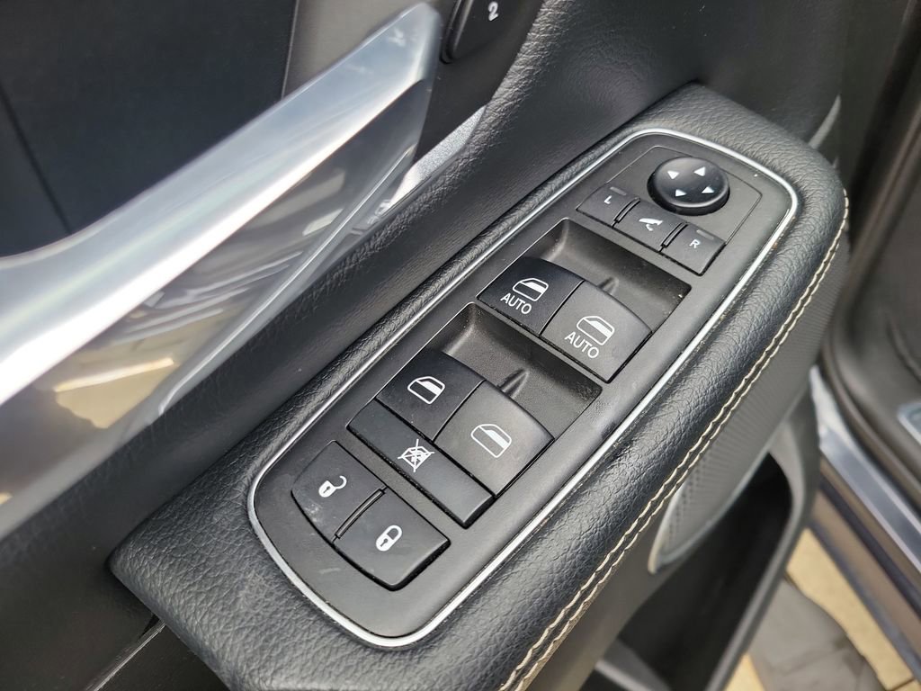 Used 2019 RAM 1500 Laramie image 14