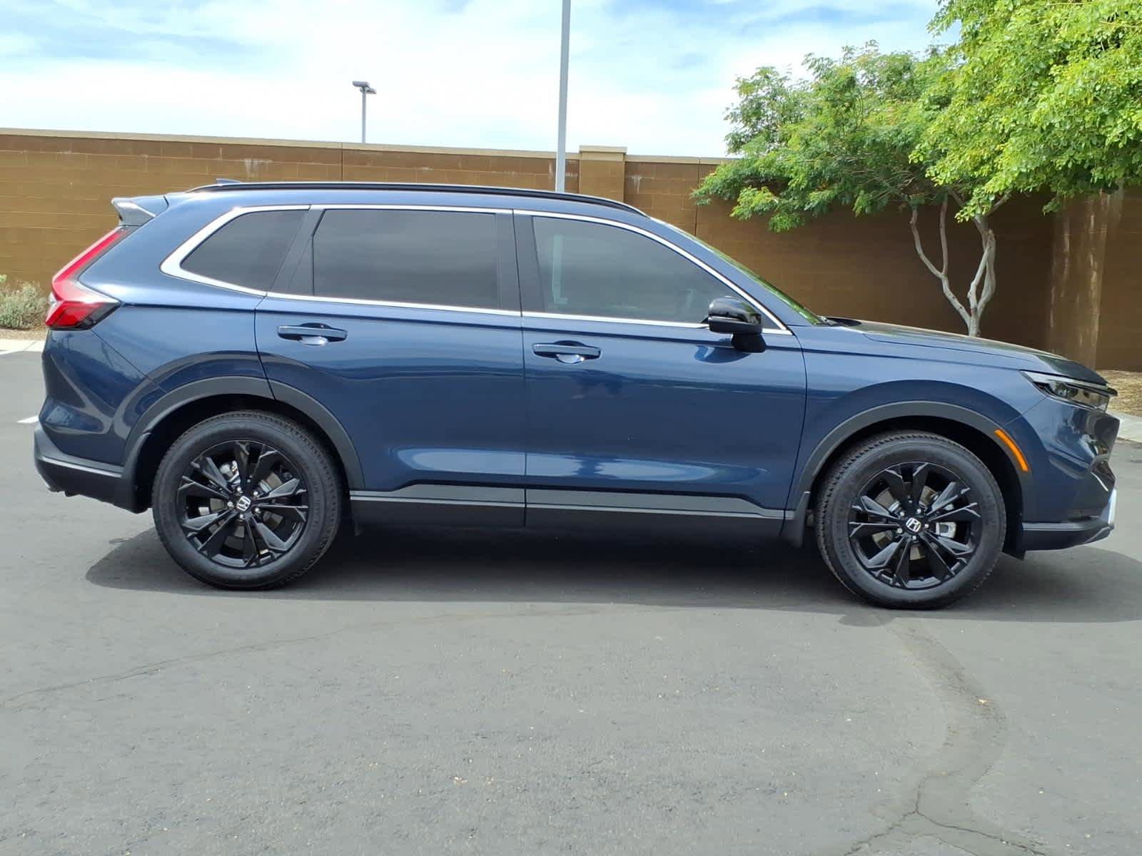 Used 2024 Honda CR-V Sport Touring image 8