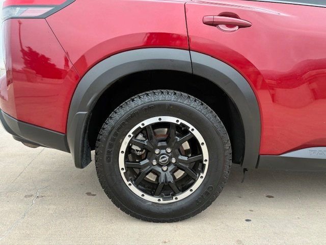 Used 2024 Nissan Pathfinder Rock Creek AWD/4WD image 9