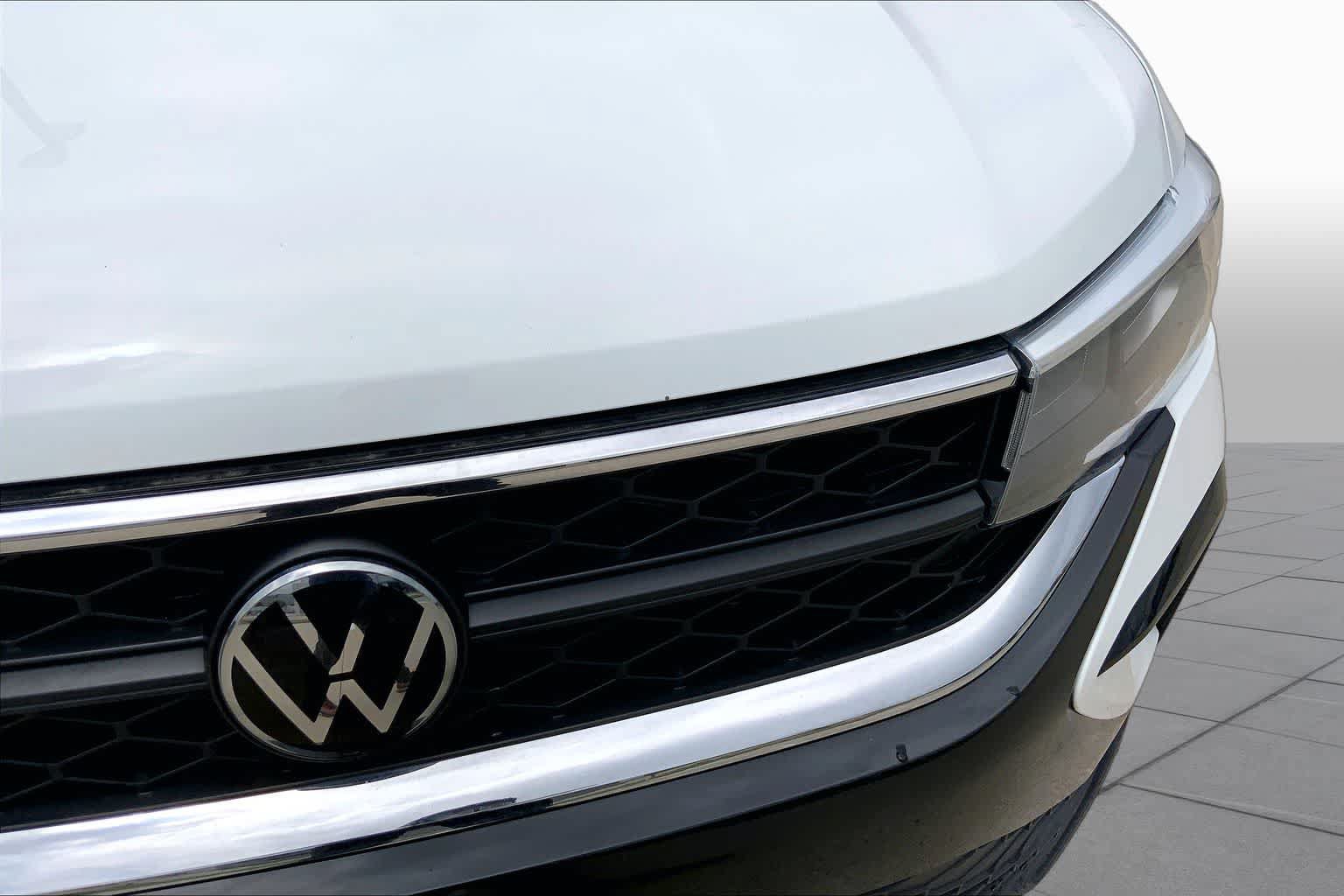 Used 2024 Volkswagen Taos SE FWD image 29