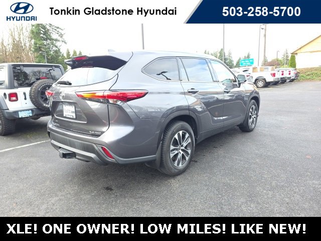 Used 2022 Toyota Highlander XLE image 5