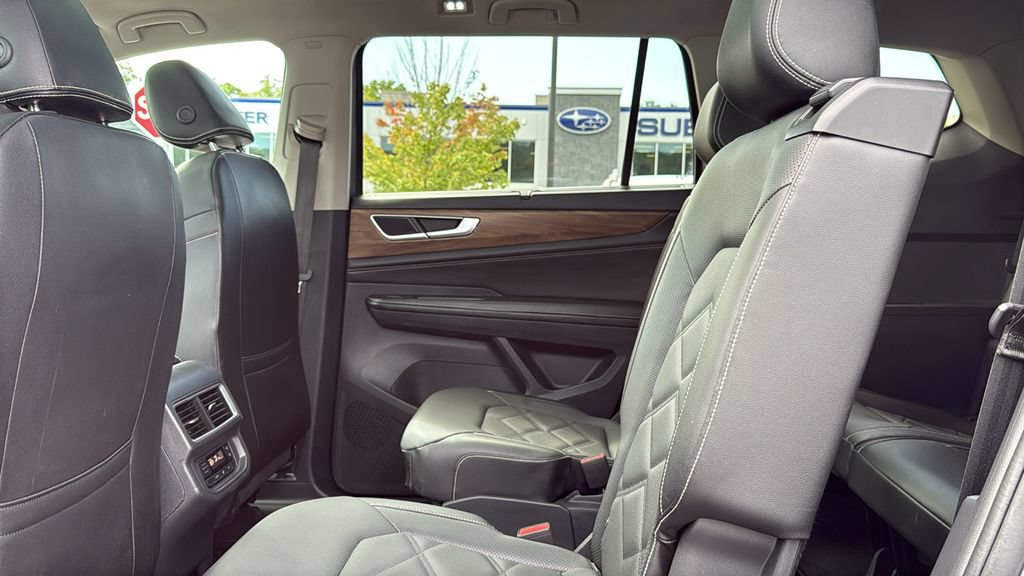 Used 2024 Volkswagen Atlas SE w/ Panoramic Sunroof Package AWD/4WD image 25