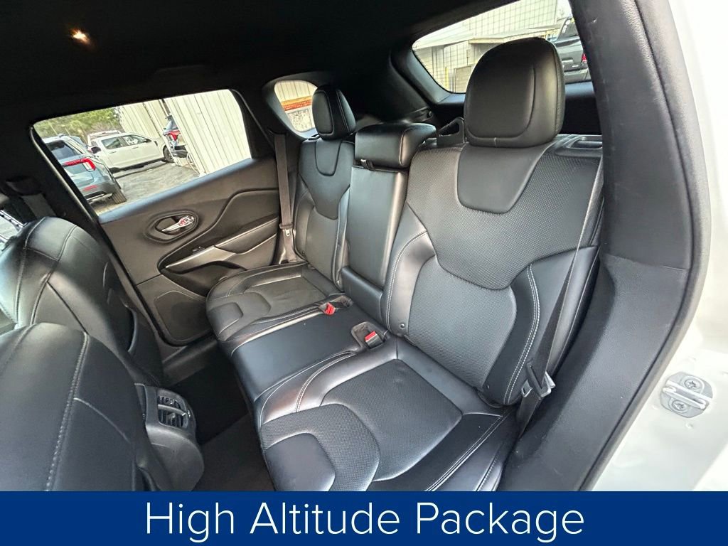 Used 2019 Jeep Cherokee High Altitude image 18