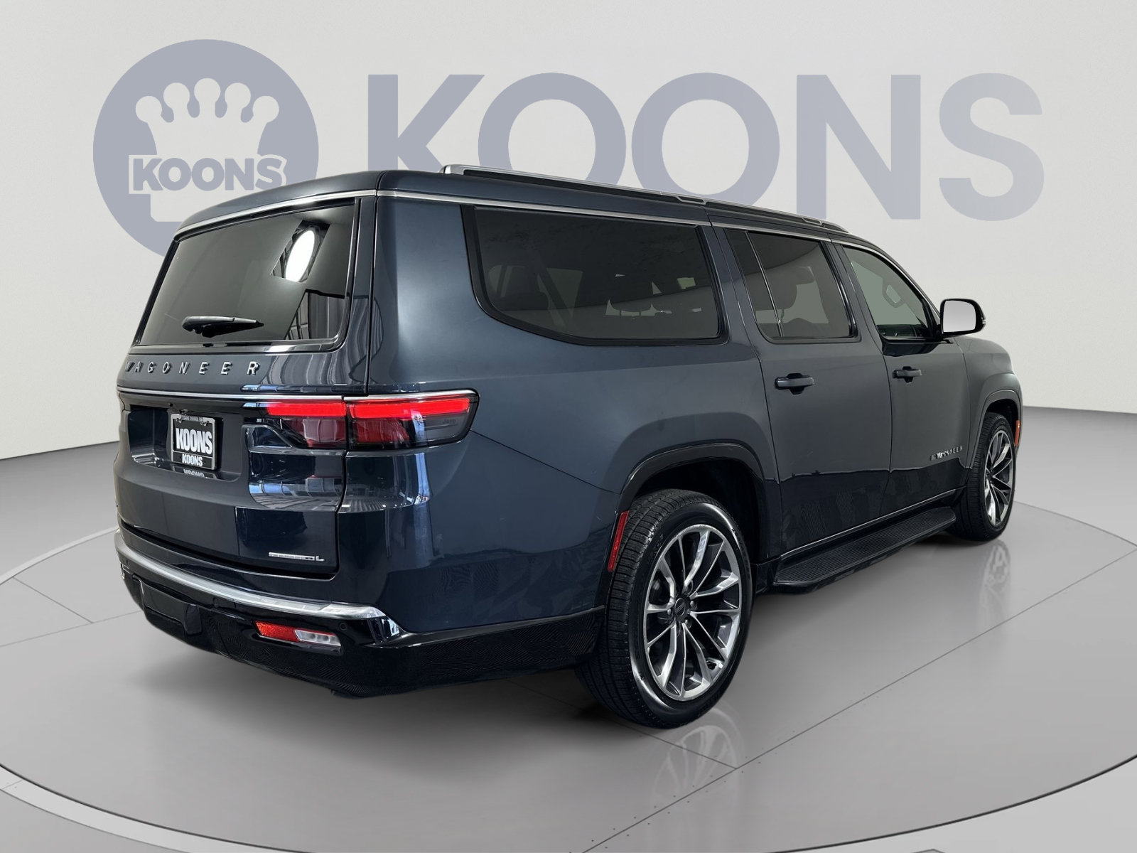Used 2023 Jeep Wagoneer L Series II w/ Premium Group I AWD/4WD image 7