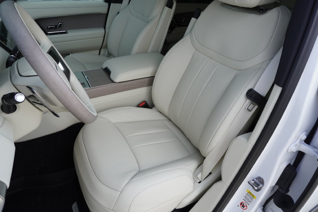 New 2026 Land Rover Range Rover Long Wheelbase SE AWD/4WD image 20