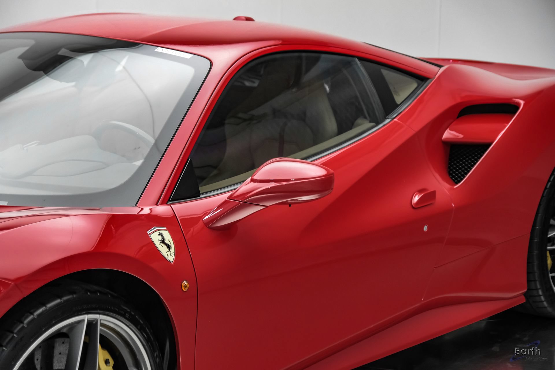 Used 2017 Ferrari 488 GTB RWD image 33