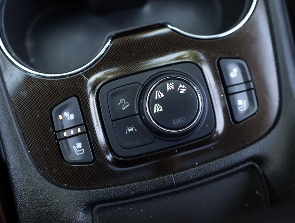 Used 2023 GMC Acadia AT4 image 19