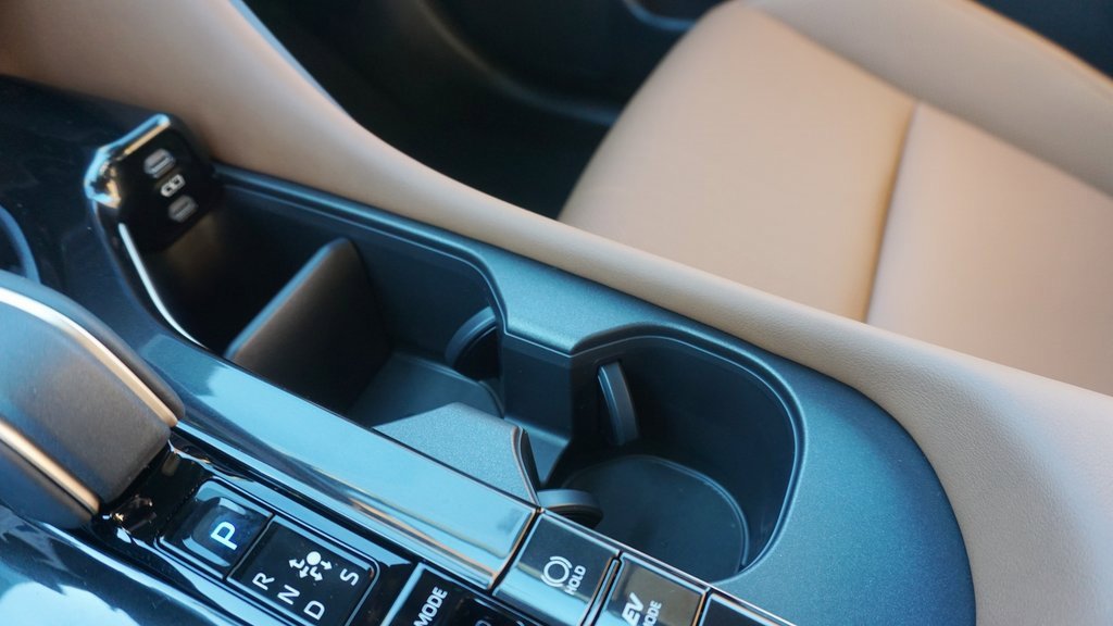 New 2025 Toyota Crown Signia image 21