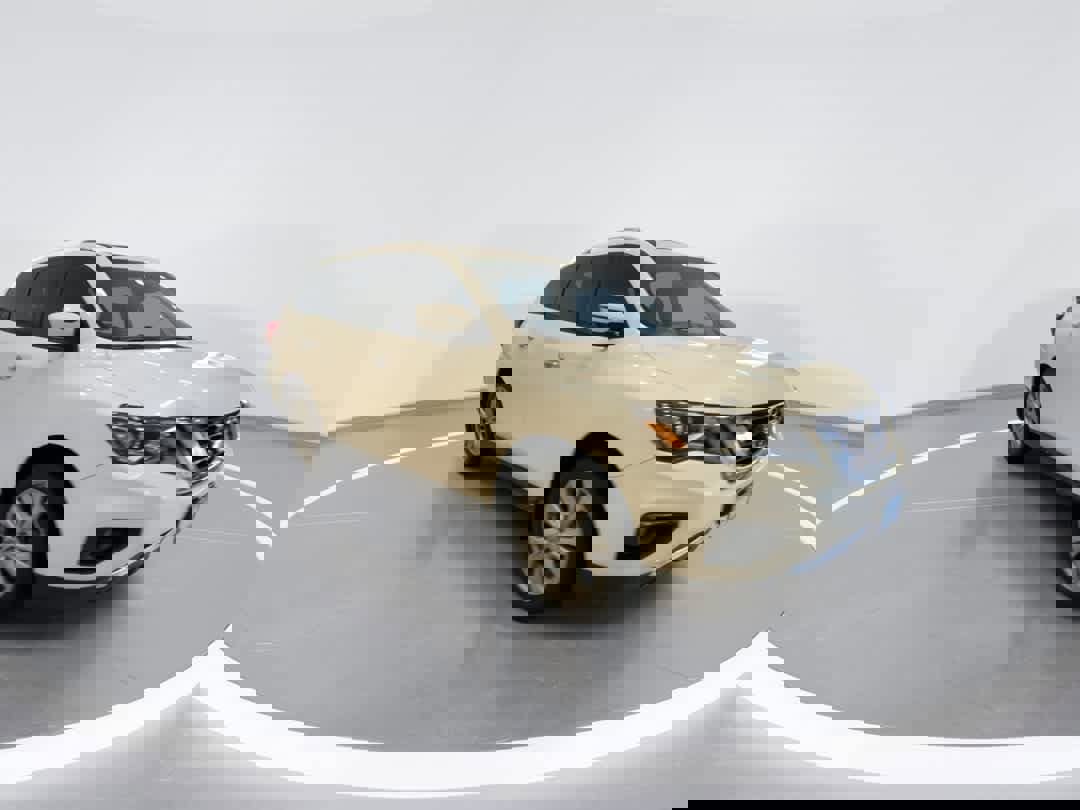 Used 2019 Nissan Pathfinder SL w/ SL Premium Package image 2