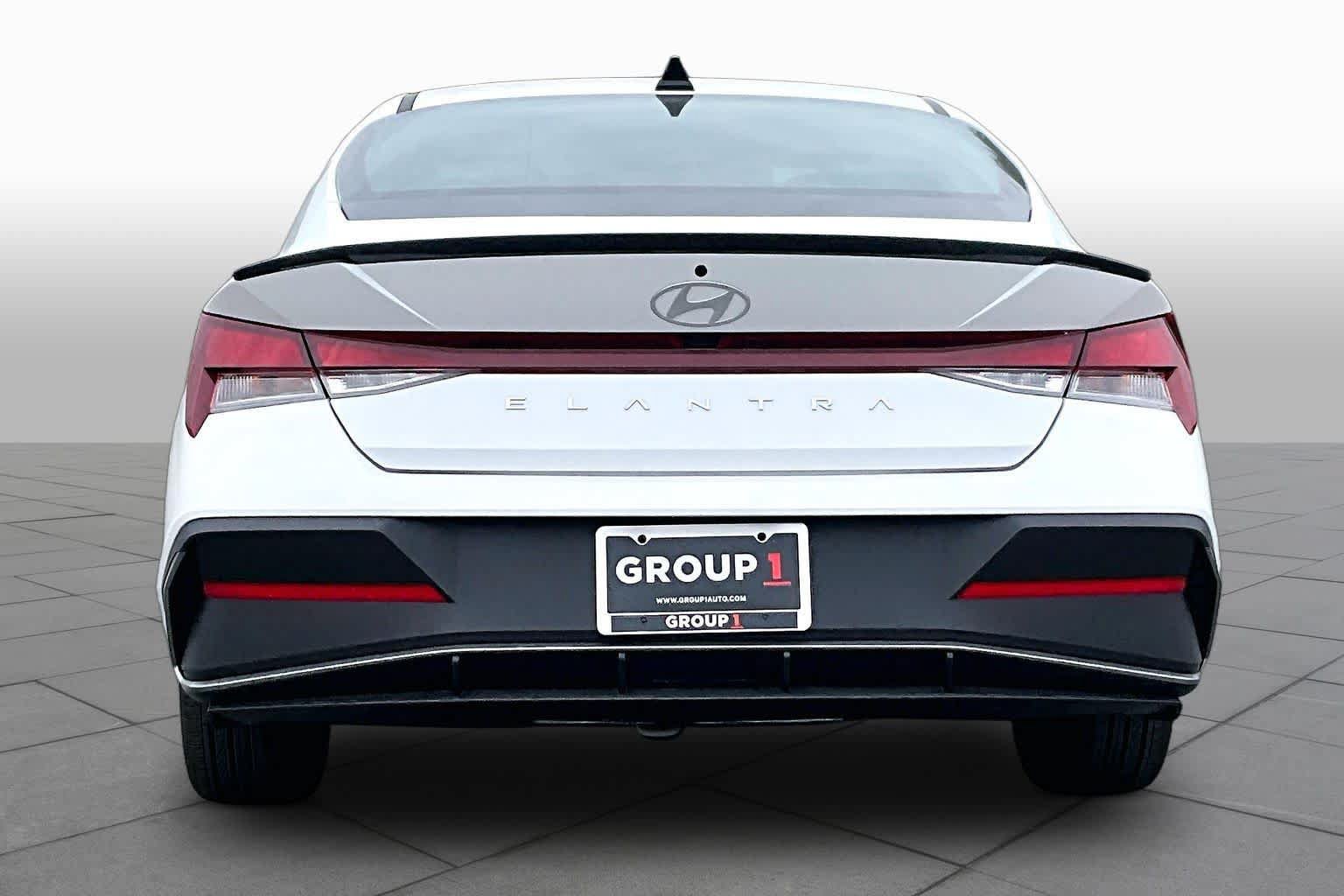 New 2026 Hyundai Elantra SEL Sport FWD image 4