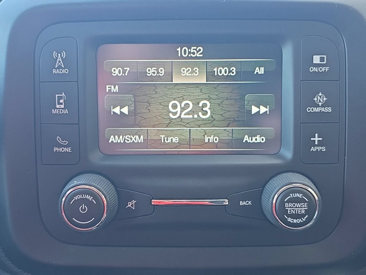 Used 2016 Jeep Renegade Trailhawk AWD/4WD image 28