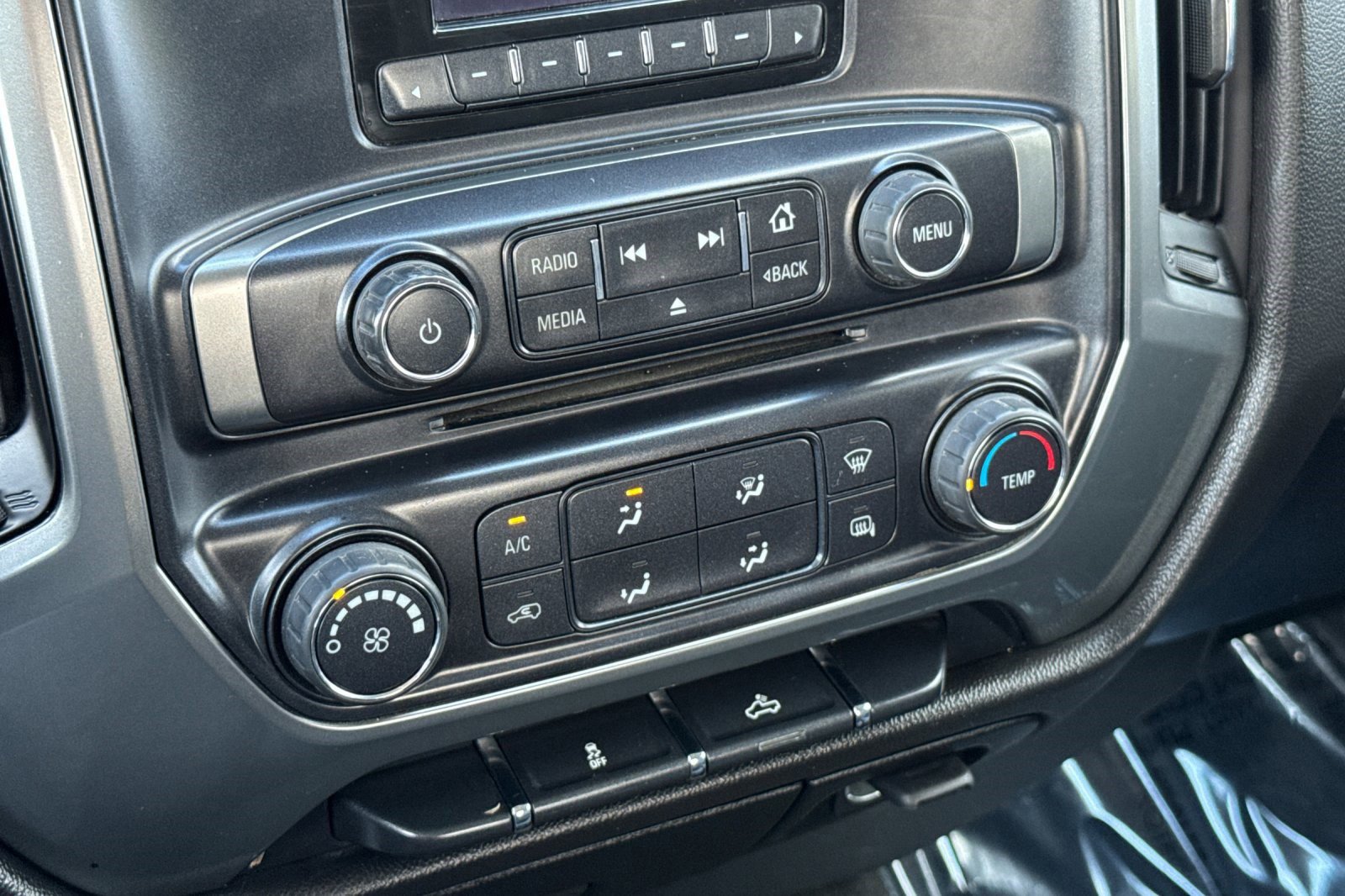 Used 2014 Chevrolet Silverado 1500 LT RWD image 18