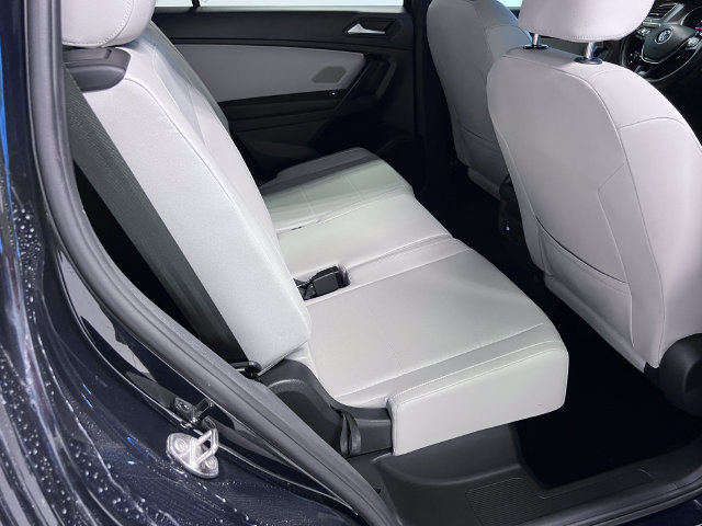 Certified 2021 Volkswagen Tiguan SE R-Line FWD image 12