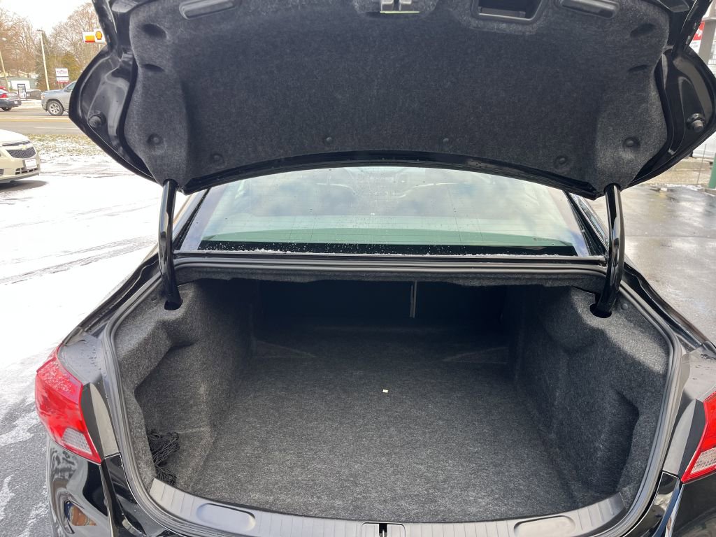 Used 2018 Chevrolet Impala LT w/ LT Leather Package image 12