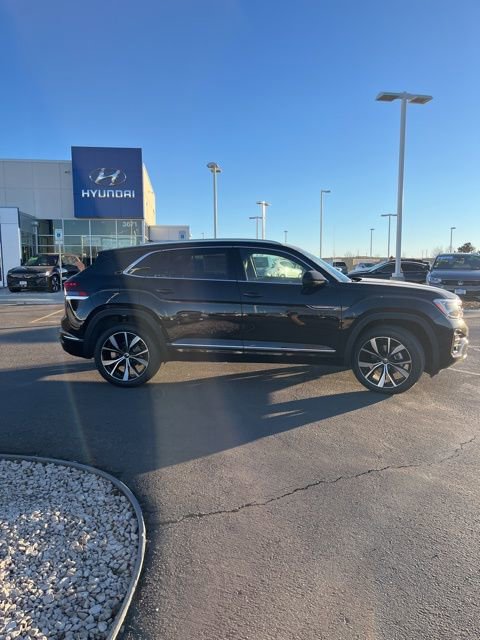 New 2026 Volkswagen Atlas Cross Sport SEL Premium R-Line AWD/4WD image 2
