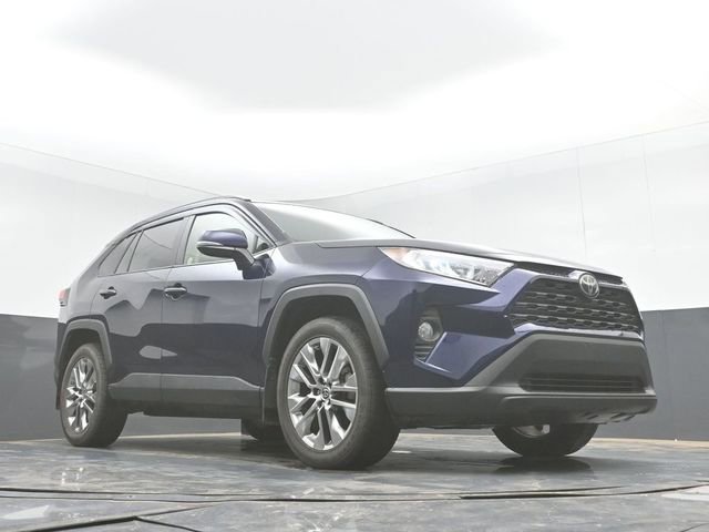 Used 2019 Toyota RAV4 XLE Premium FWD image 27