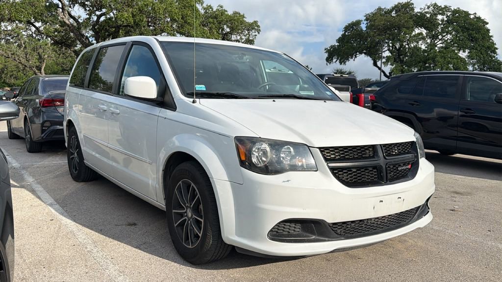 Used 2017 Dodge Grand Caravan SE FWD image 3