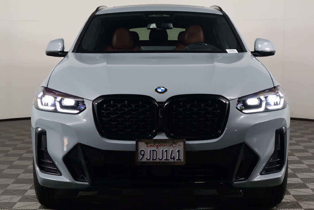 Certified 2024 BMW X4 xDrive30i w/ Premium Package AWD/4WD image 2