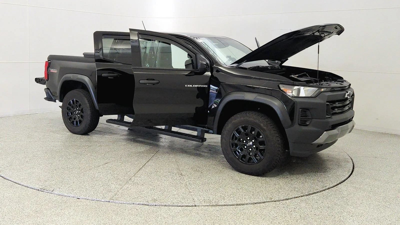 Used 2026 Chevrolet Colorado Trail Boss AWD/4WD image 9
