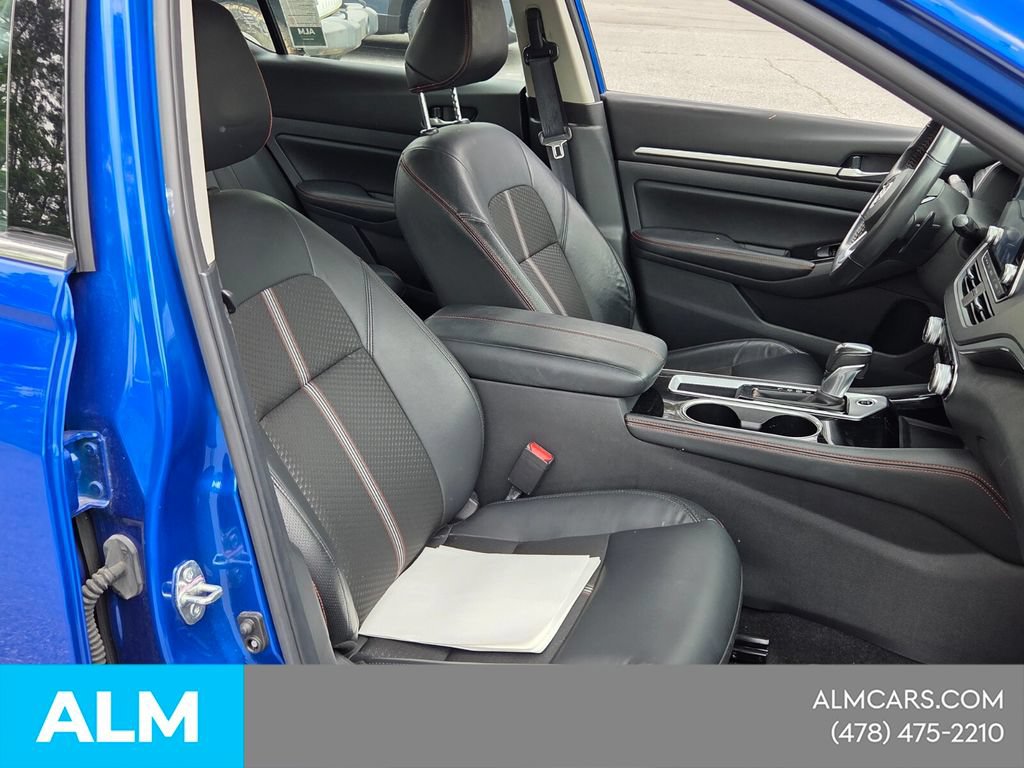 Used 2025 Nissan Altima 2.5 SR FWD image 17