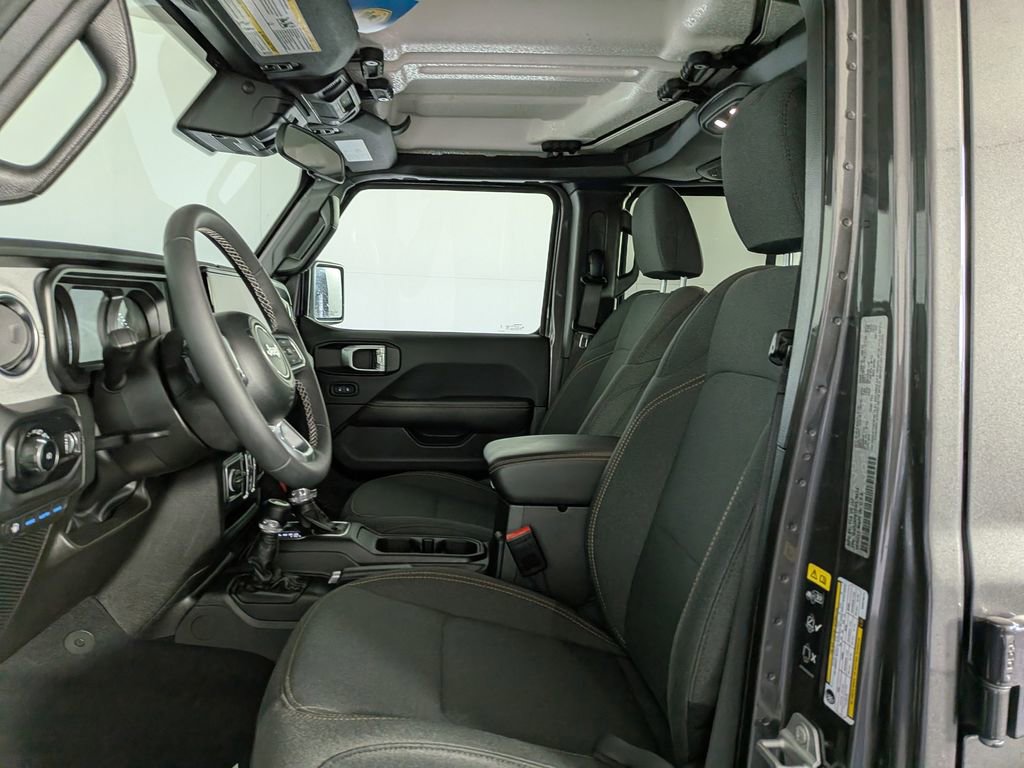 Certified 2025 Jeep Wrangler Unlimited Sahara image 19