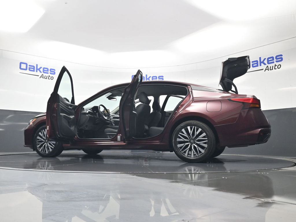 Used 2025 Nissan Altima 2.5 SV image 59