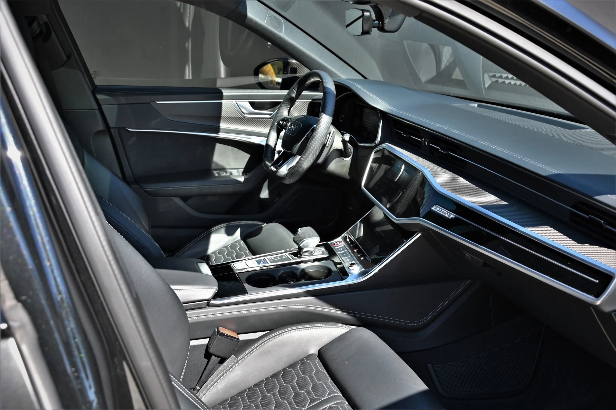 Used 2023 Audi RS 6 w/ Carbon Optic Package image 27